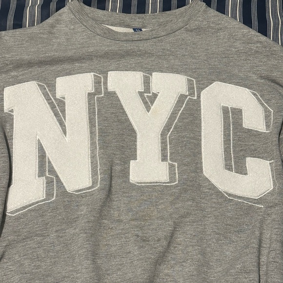 NYC H&M sweater - Picture 2 of 2